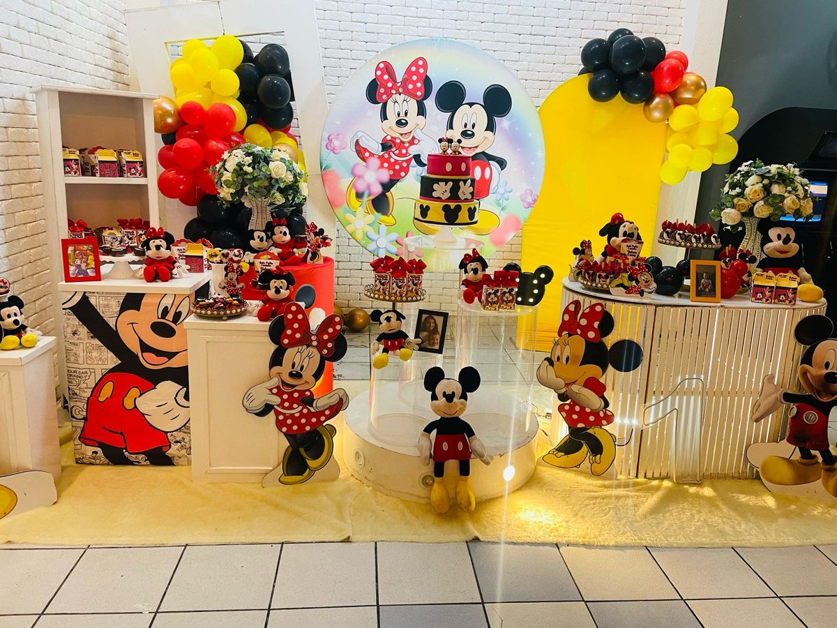 Decoração festa Personagens Disney Buffet Family